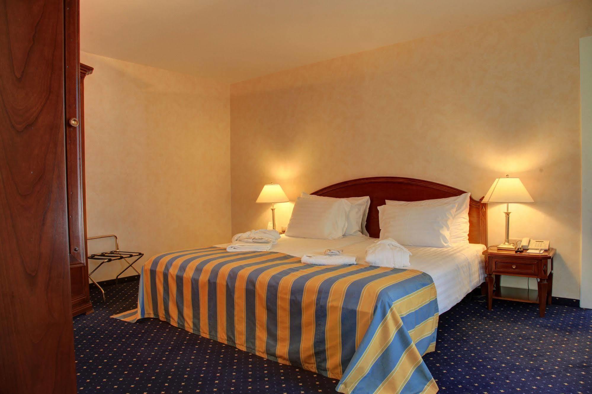 Hotel Grand Et Centre Thermal D'yverdon-les-bains 4*